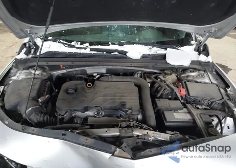 2018 Chevrolet Malibu Lt z USA, uszkodzony, nr VIN 1G1ZD5ST0JF243556